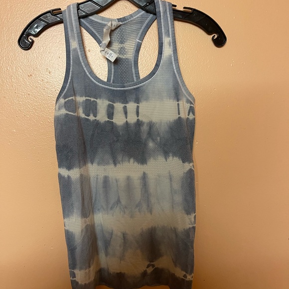 Lululemon Swiftly Women’s Tie Dye Racerback Tank Top Size 4 - Picture 4 of 6
